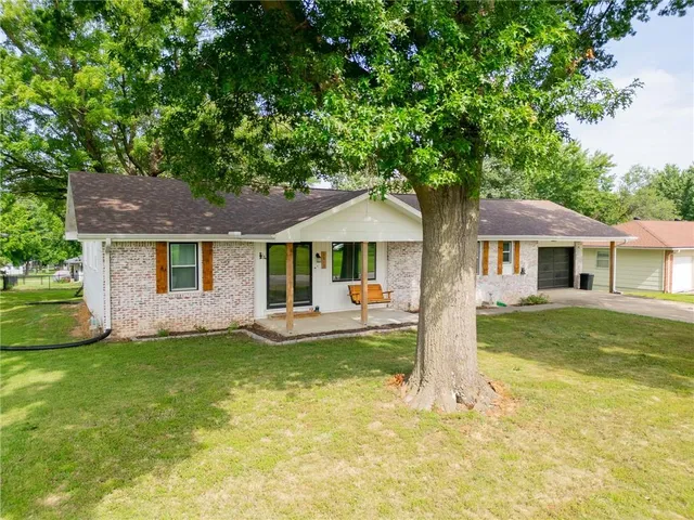 $249,500 | 1613 South Main Street, Clinton, MO 64735
