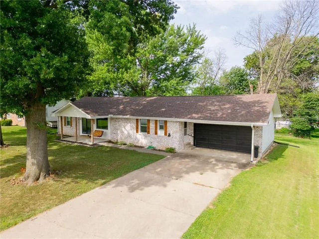 $249,500 | 1613 South Main Street, Clinton, MO 64735