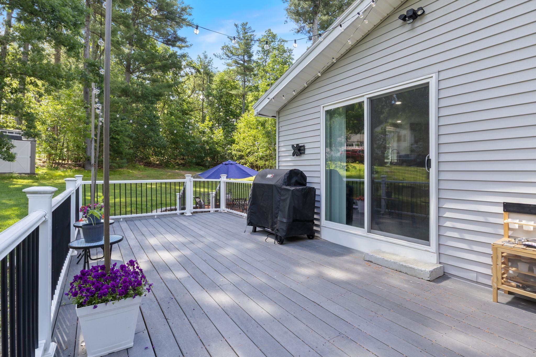 8 Diana Road Derry, NH 03038 - Photo 28 of 48