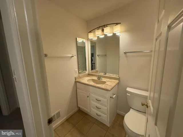 $2,700 | 43506 Postrail Square, Ashburn, VA 20147