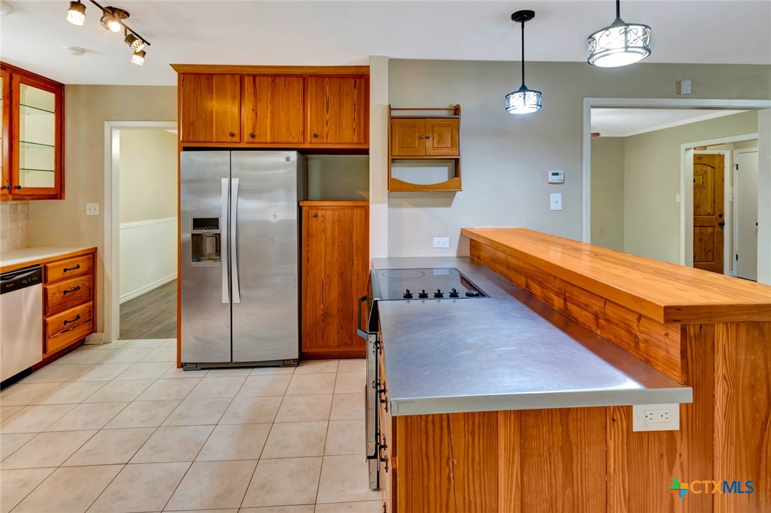 503 Angus Street Victoria, TX 77904 - Photo 9 of 42
