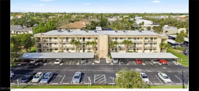 $179,995 | 2111 Barkeley Lane, Unit 13, Fort Myers, FL 33907