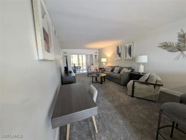 $179,995 | 2111 Barkeley Lane, Unit 13, Fort Myers, FL 33907