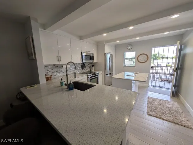 $179,995 | 2111 Barkeley Lane, Unit 13, Fort Myers, FL 33907