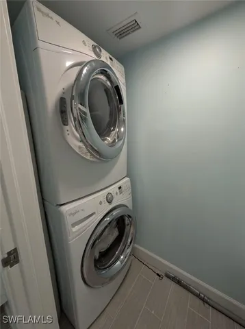 $179,995 | 2111 Barkeley Lane, Unit 13, Fort Myers, FL 33907