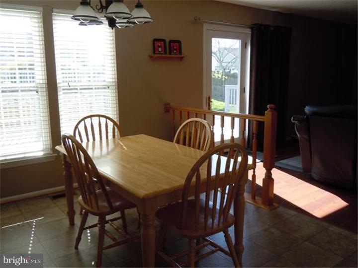 62 Glasgow Road Williamstown, NJ 08094 - Photo 13 of 25 Kitchen
