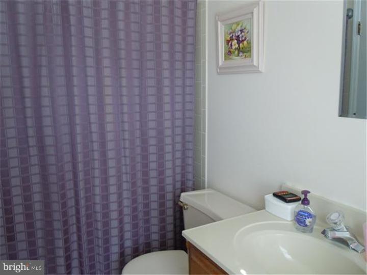 62 Glasgow Road Williamstown, NJ 08094 - Photo 17 of 25 Master Bathroom