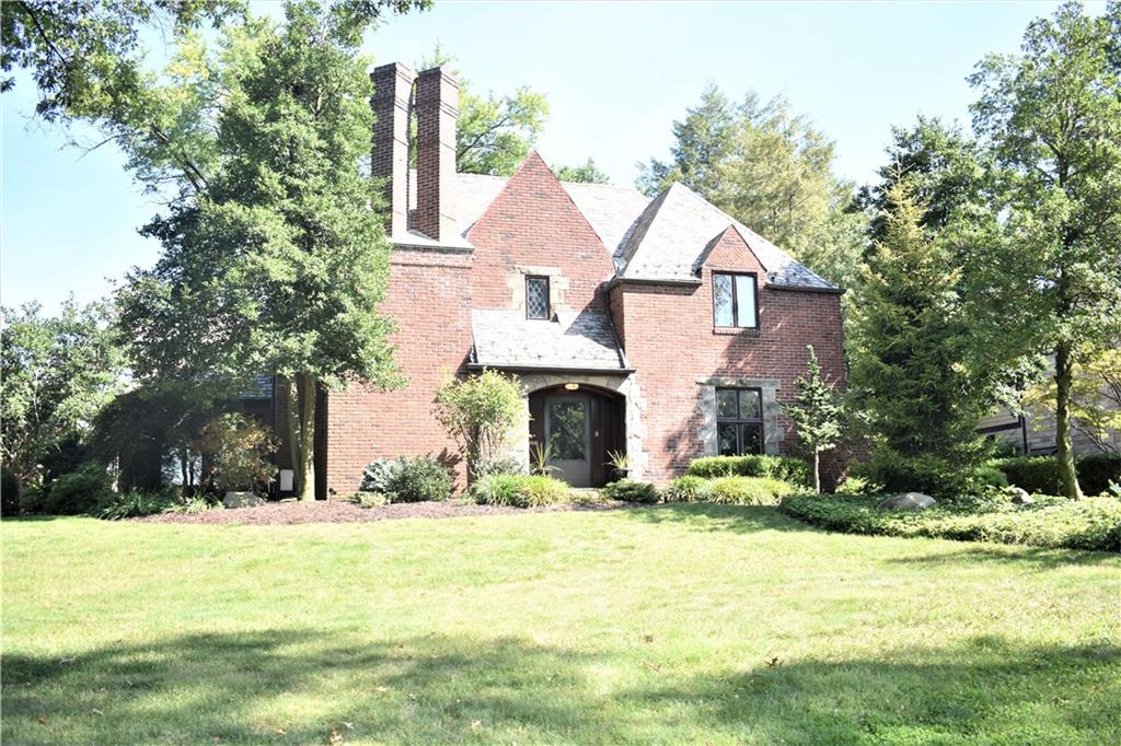 758 Valleyview Road Mt. Lebanon, PA 15243 - Photo 1 of 25 Gallery Image 1
