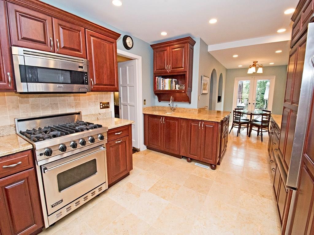 758 Valleyview Road Mt. Lebanon, PA 15243 - Photo 11 of 25 Gallery Image 11