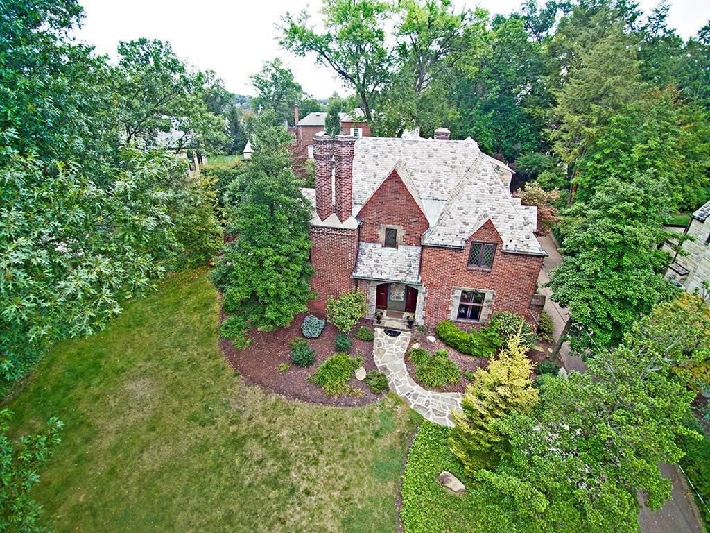 758 Valleyview Road Mt. Lebanon, PA 15243 - Photo 17 of 25 Gallery Image 17