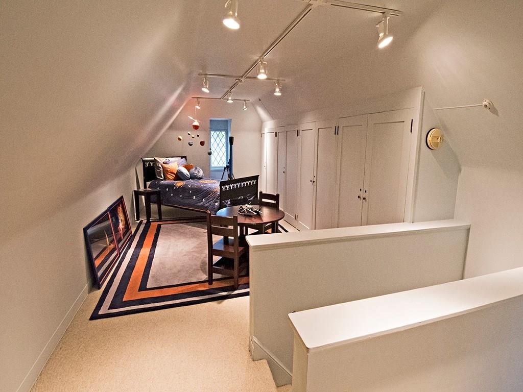 758 Valleyview Road Mt. Lebanon, PA 15243 - Photo 22 of 25 Gallery Image 22