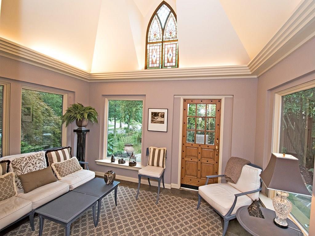 758 Valleyview Road Mt. Lebanon, PA 15243 - Photo 7 of 25 Gallery Image 7