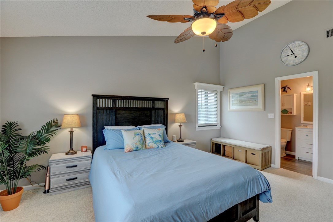 5725 Pelican Pointe Drive, Unit 4 Sebastian, FL 32958 - Photo 22 of 36