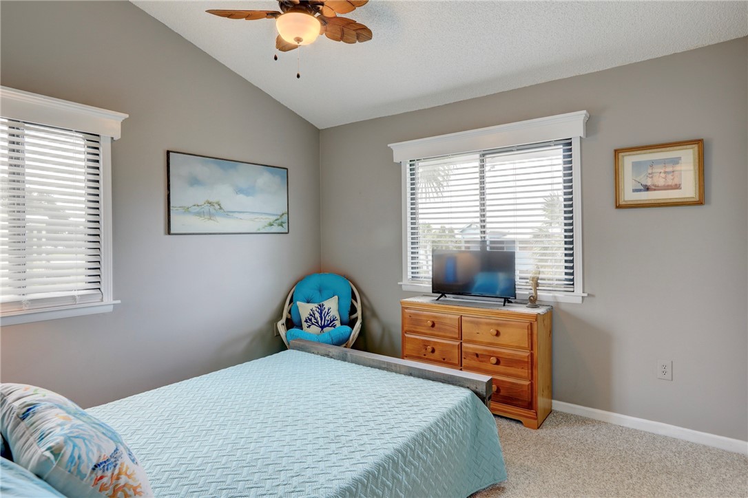 5725 Pelican Pointe Drive, Unit 4 Sebastian, FL 32958 - Photo 24 of 36