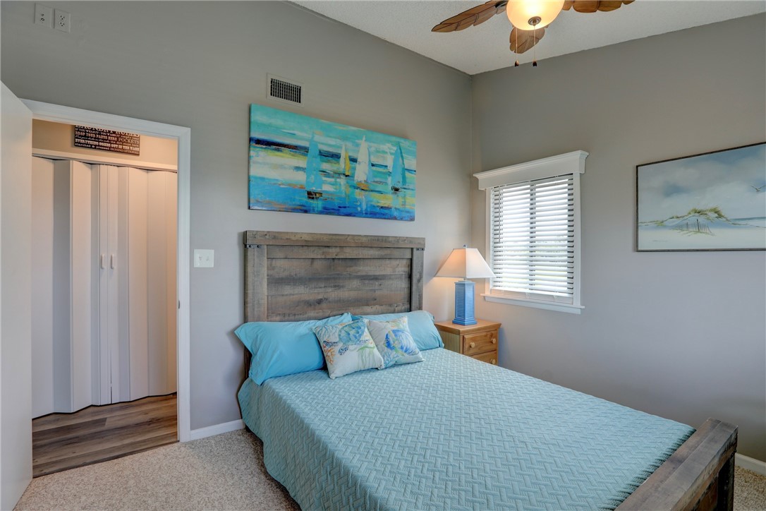 5725 Pelican Pointe Drive, Unit 4 Sebastian, FL 32958 - Photo 25 of 36