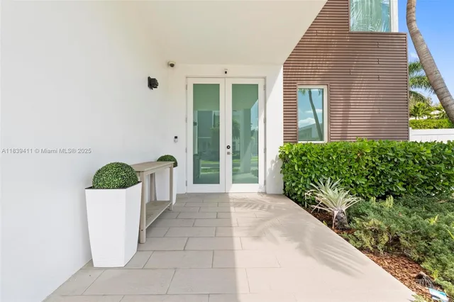 a view of an entryway