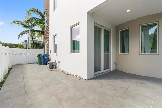 $2,450,000 | 10431 Northwest 68th Terrace, Doral, FL 33178