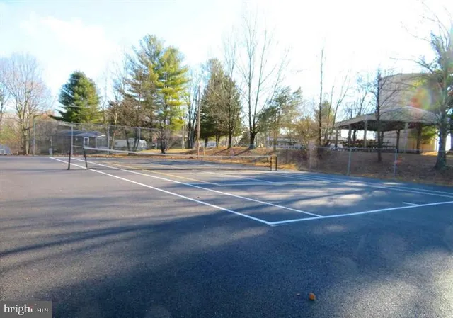 $170,000 | 36 Boo Boo Boulevard, Falling Waters, WV 25419