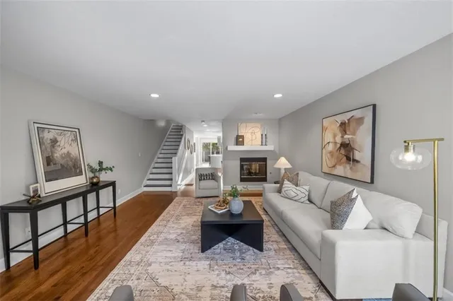 $550,000 | 1101 West 47th Street, Unit B, Kansas City, MO 64112