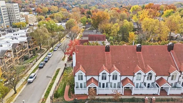 $550,000 | 1101 West 47th Street, Unit B, Kansas City, MO 64112