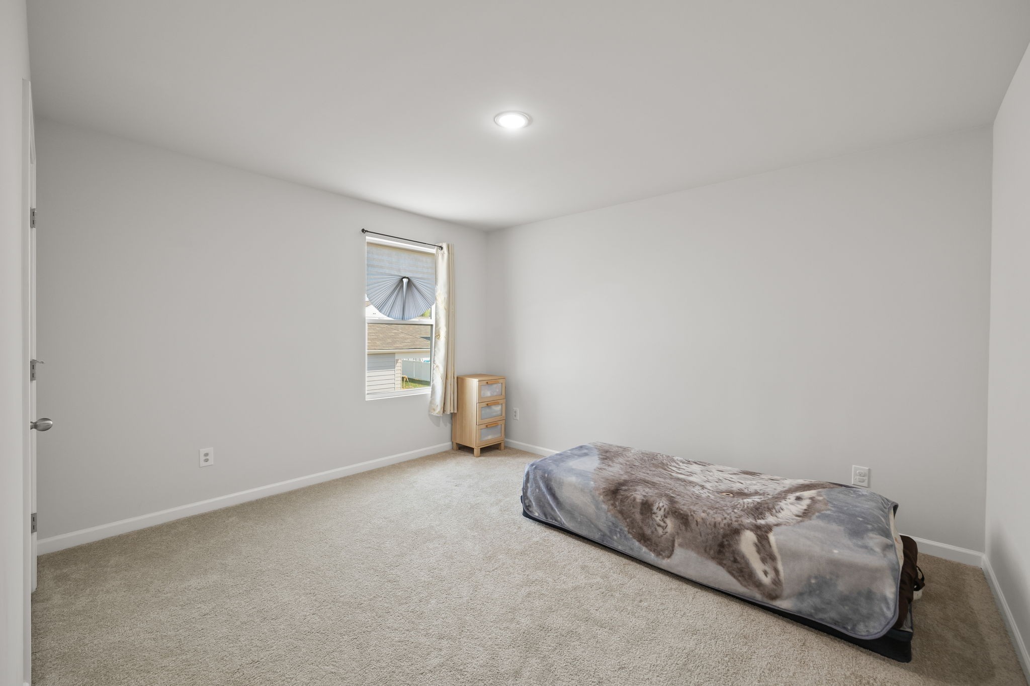 301 Oliver Way Baxter, TN 38544 - Photo 21 of 26 a living room with furniture and window