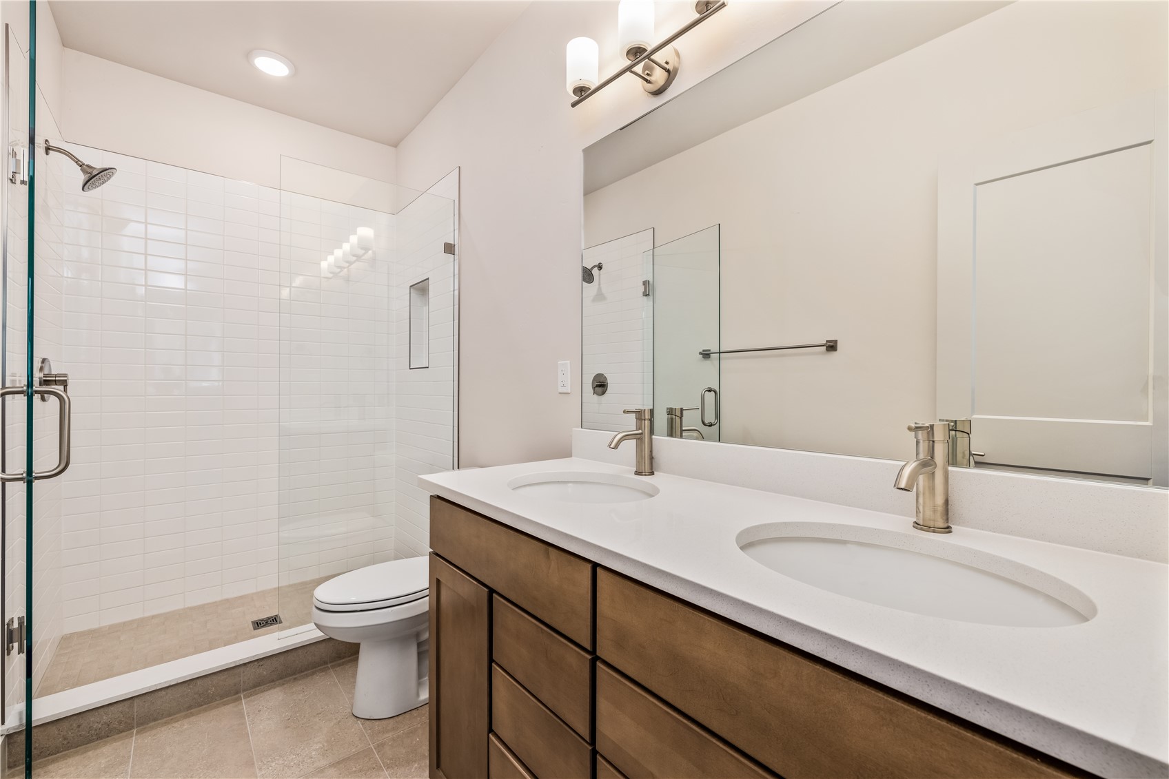 632 Montezuma Road, Unit C2 Keystone, CO 80435 - Photo 30 of 40 Guest bathroom #2