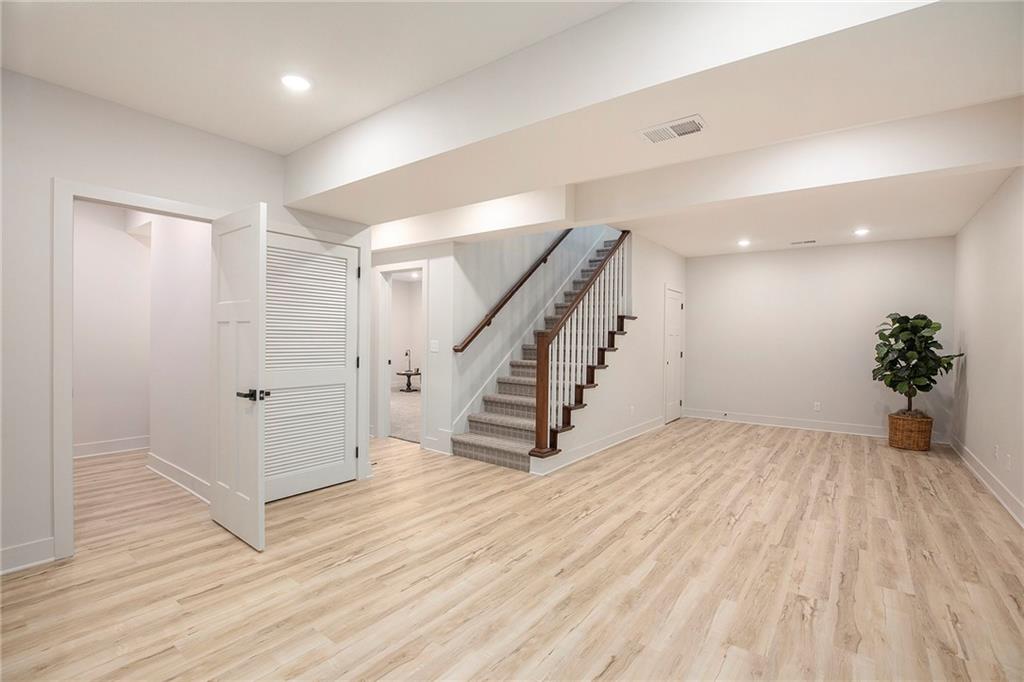 403 Southwest Mission Road Lee's Summit, MO 64063 - Photo 13 of 22