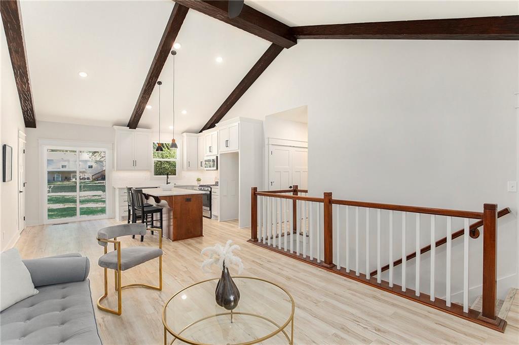 403 Southwest Mission Road Lee's Summit, MO 64063 - Photo 4 of 22