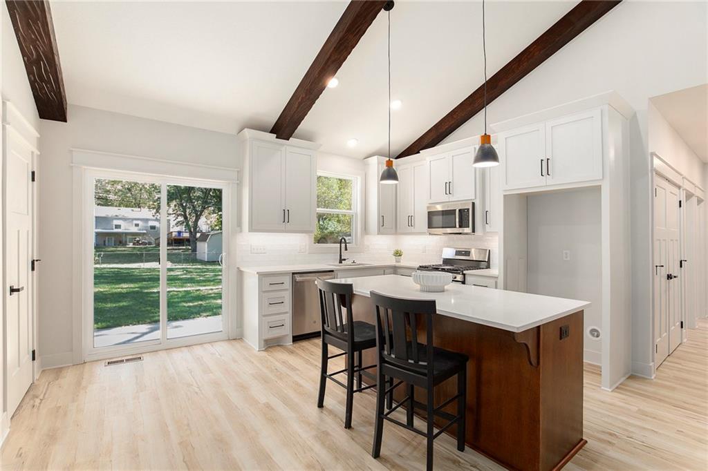 403 Southwest Mission Road Lee's Summit, MO 64063 - Photo 5 of 22