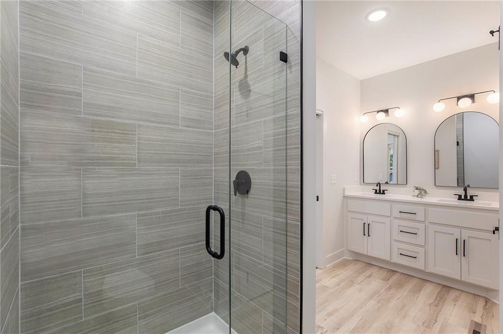 403 Southwest Mission Road Lee's Summit, MO 64063 - Photo 10 of 22