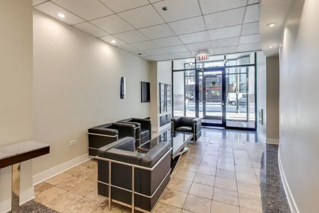 $4,300 | 744 North Clark Street, Unit 505, Chicago, IL 60654