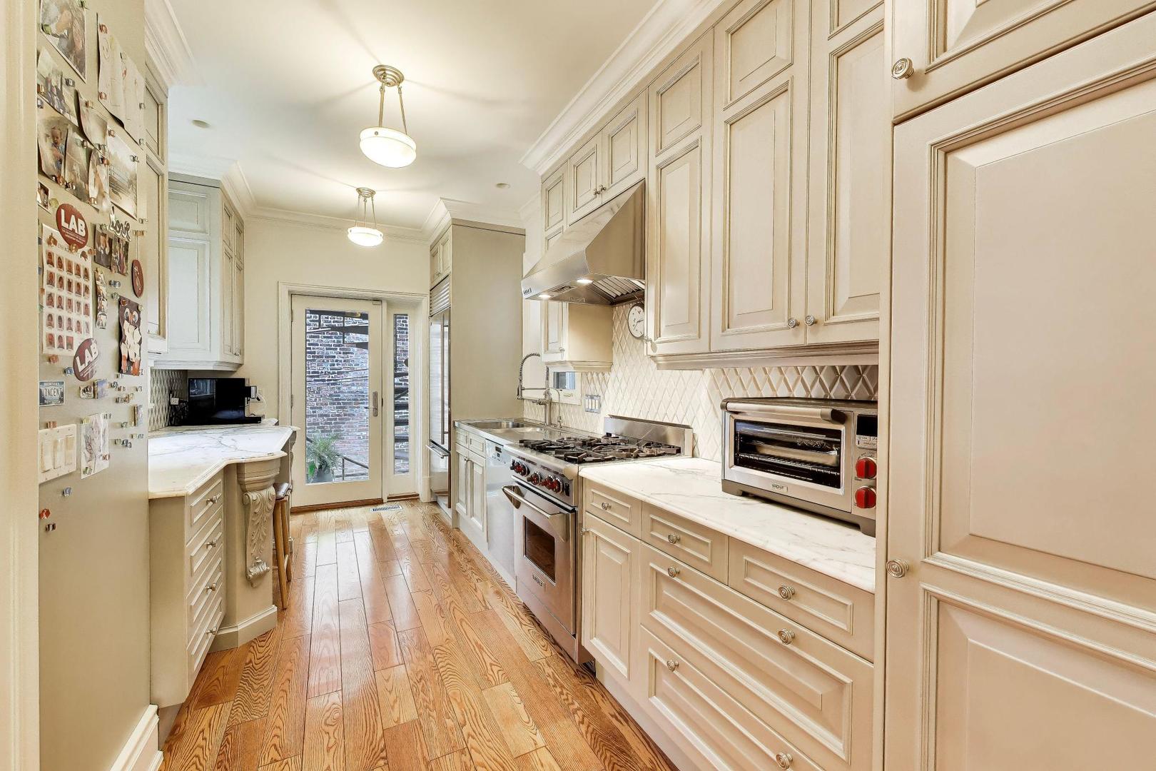 2055 North Howe Street Chicago, IL 60614 - Photo 20 of 40