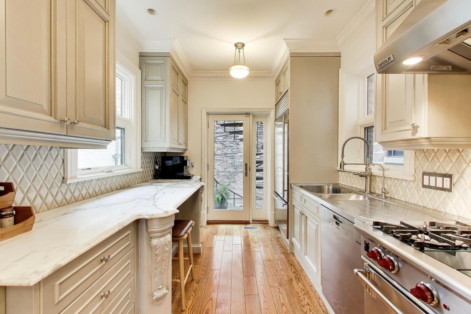 2055 North Howe Street Chicago, IL 60614 - Photo 21 of 40