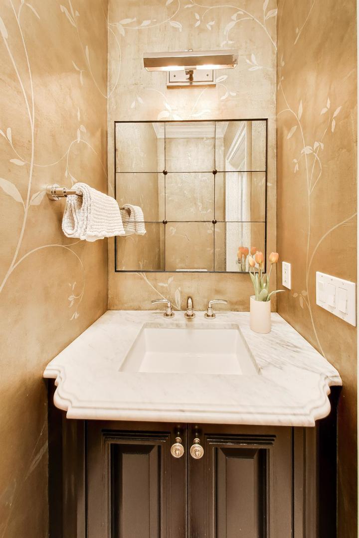 2055 North Howe Street Chicago, IL 60614 - Photo 23 of 40