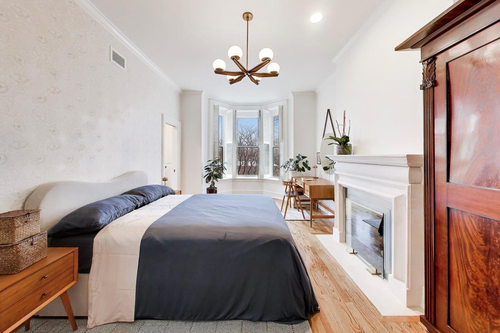 2055 North Howe Street Chicago, IL 60614 - Photo 25 of 40