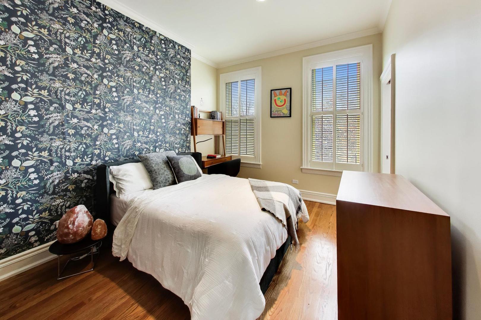 2055 North Howe Street Chicago, IL 60614 - Photo 28 of 40