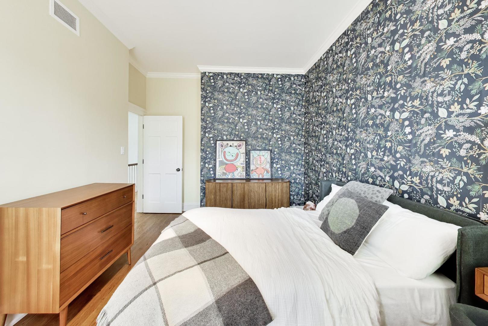 2055 North Howe Street Chicago, IL 60614 - Photo 30 of 40