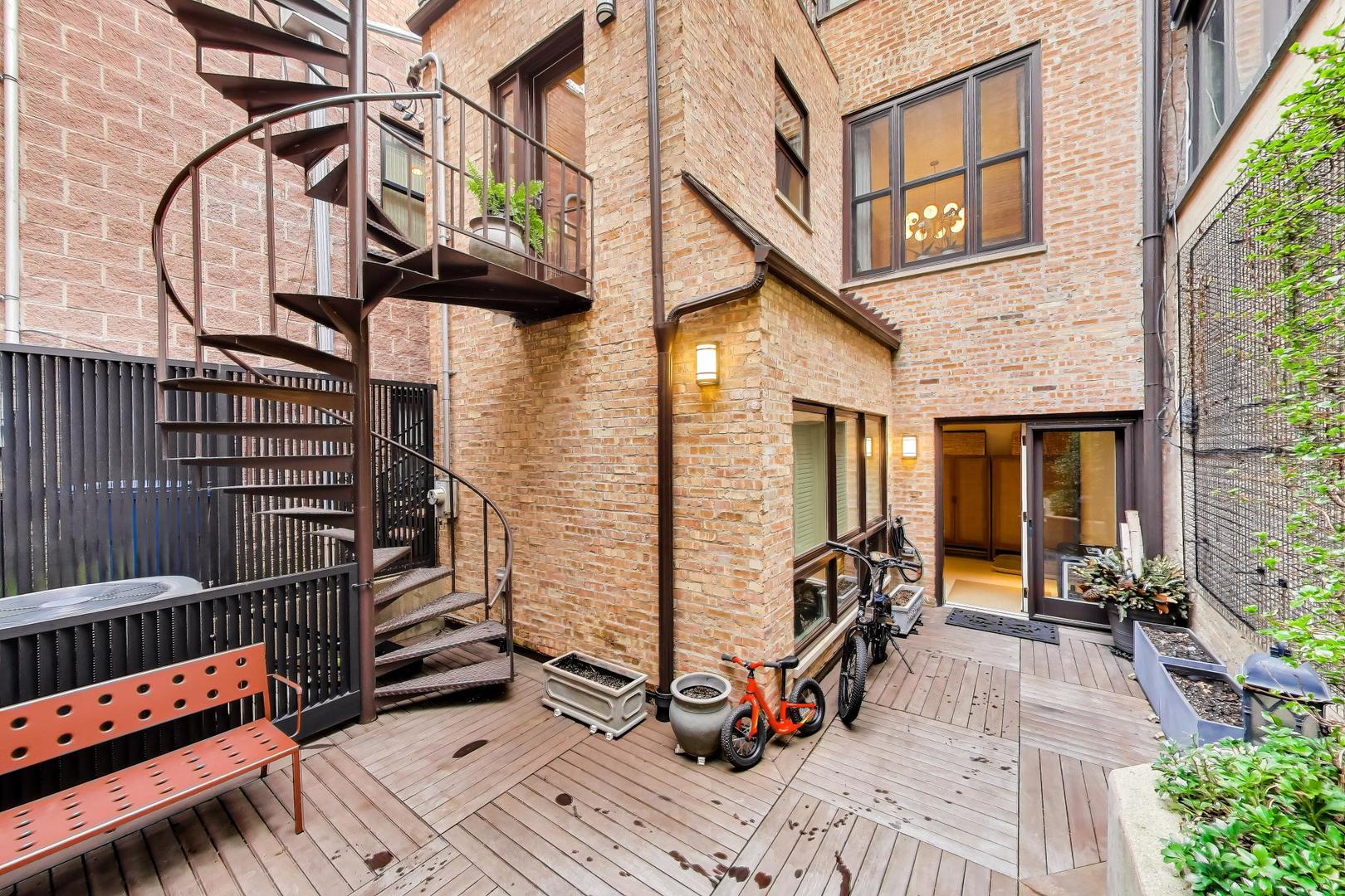 2055 North Howe Street Chicago, IL 60614 - Photo 33 of 40