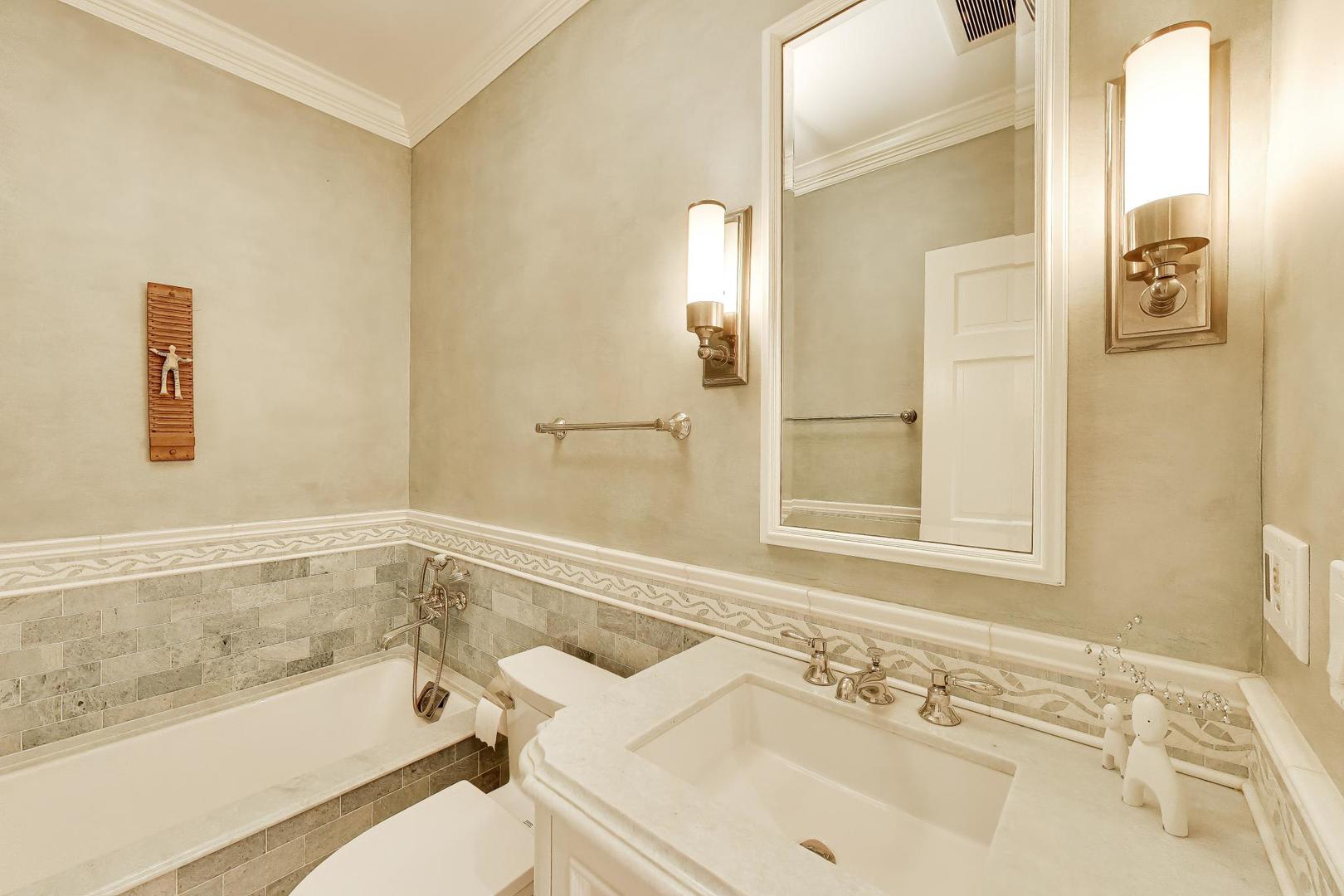 2055 North Howe Street Chicago, IL 60614 - Photo 7 of 40