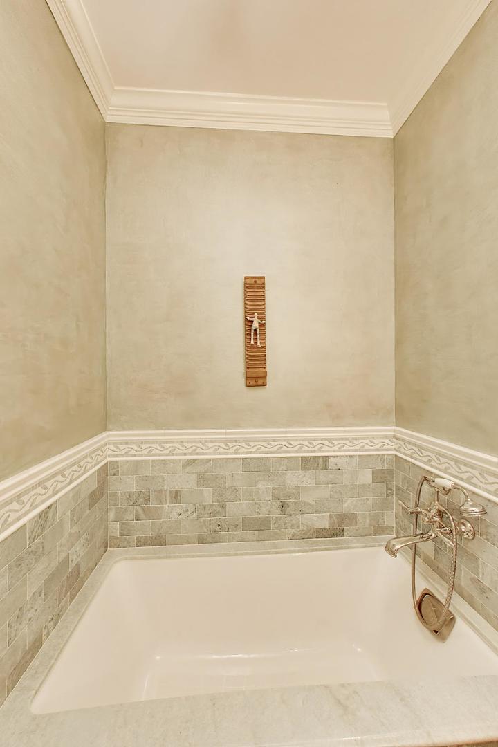 2055 North Howe Street Chicago, IL 60614 - Photo 8 of 40