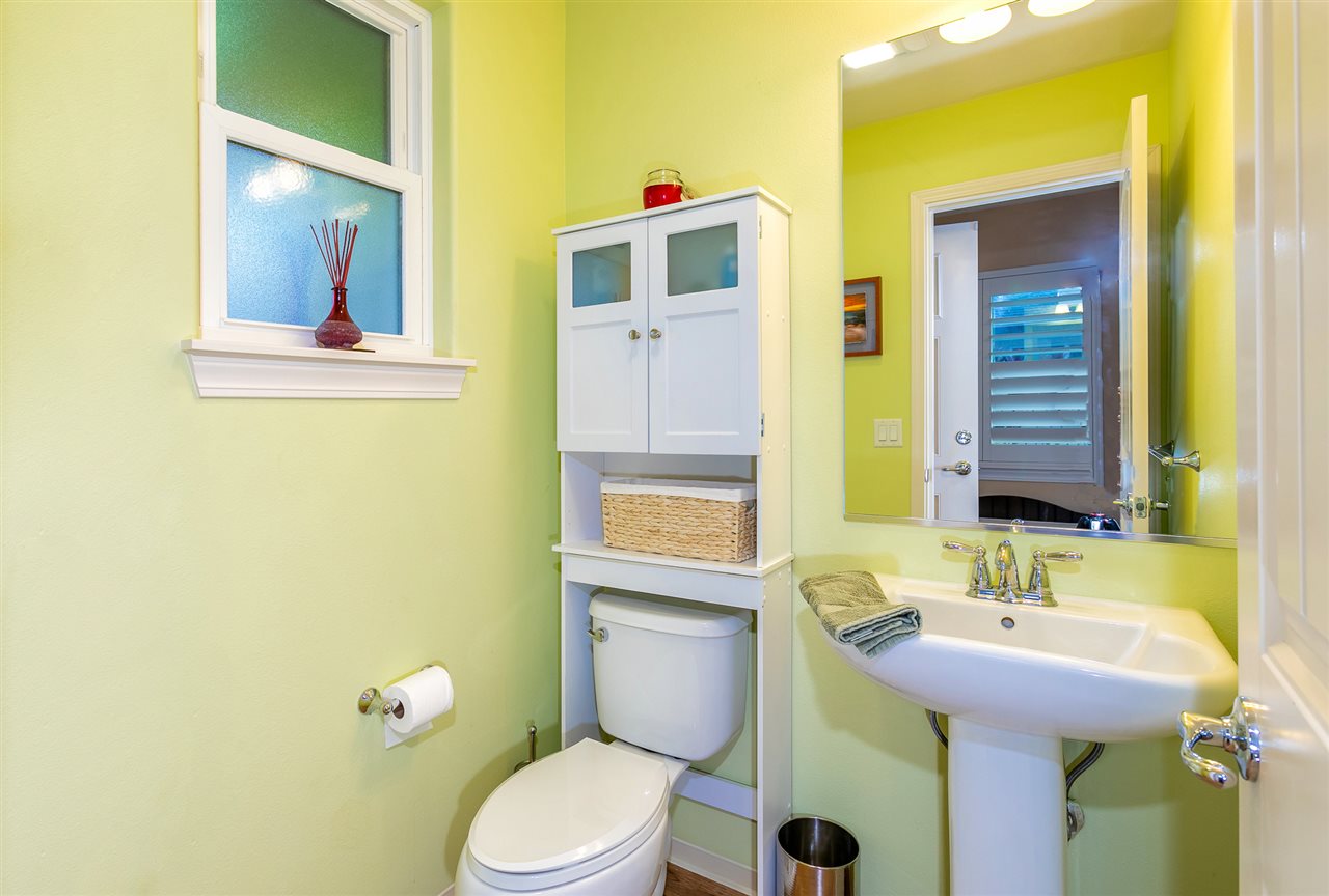 209 Alake Street Kahului, HI 96732 - Photo 8 of 30 a bathroom with 2 sink and a mirror