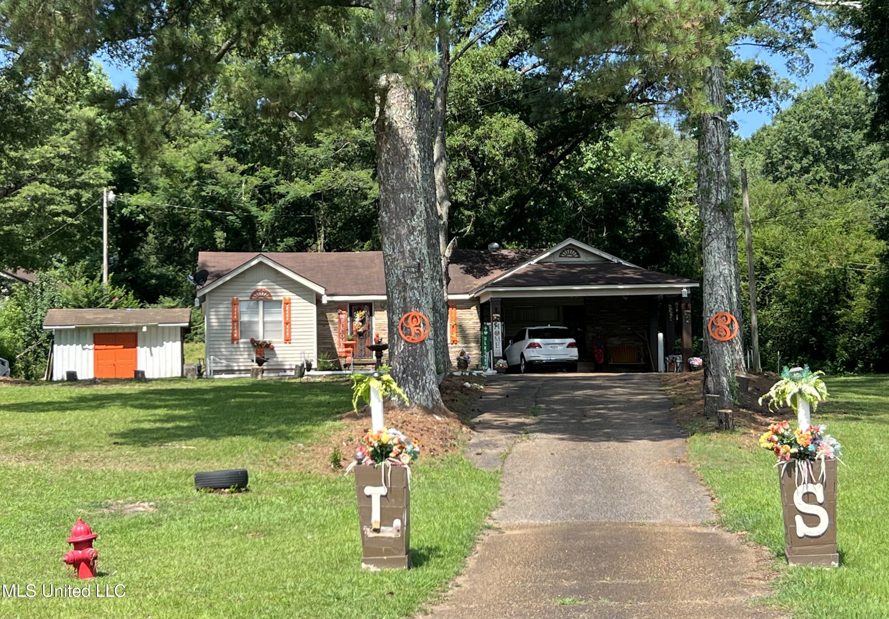 604 South Applegate Street Winona, MS 38967 - Photo 1 of 14 BDE29AD9-1474-4384-8D0B-3124E0993285