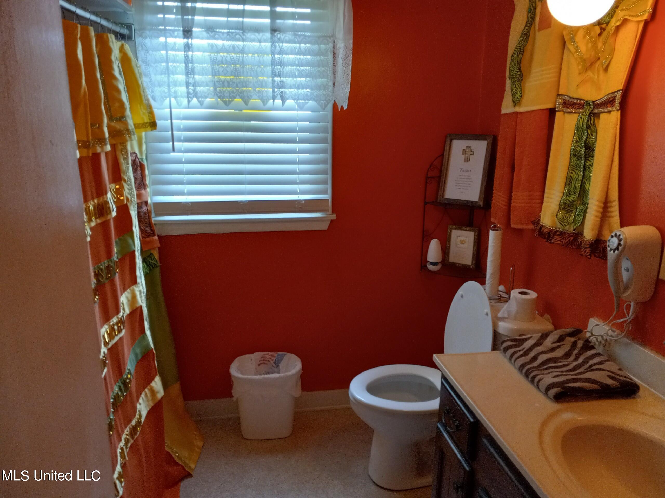 604 South Applegate Street Winona, MS 38967 - Photo 11 of 14 Attachment 7