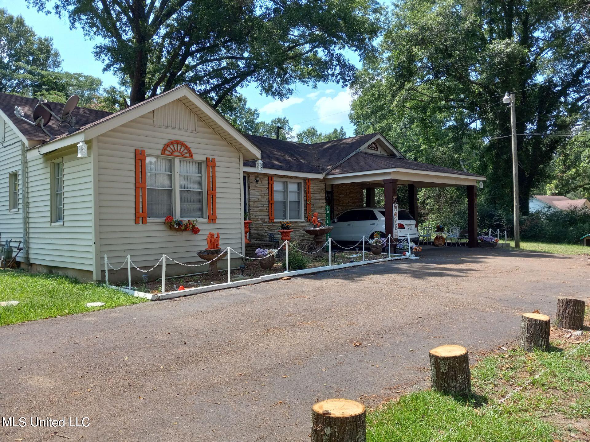 604 South Applegate Street Winona, MS 38967 - Photo 2 of 14 Resized_20230630_143137