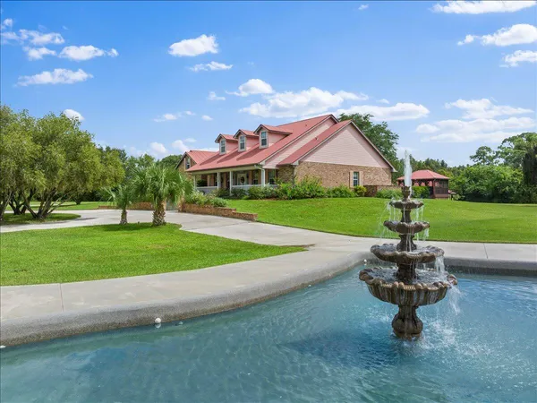 $1,300,000 | 930 90th Avenue, Vero Beach, FL 32966