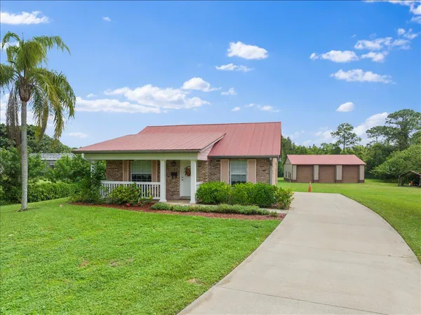 $1,300,000 | 930 90th Avenue, Vero Beach, FL 32966