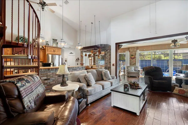 $1,300,000 | 930 90th Avenue, Vero Beach, FL 32966