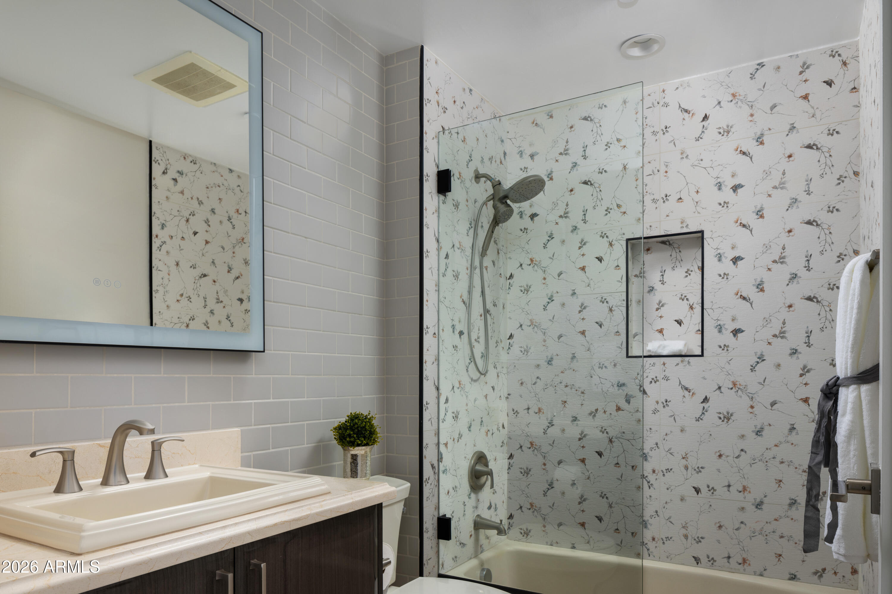 140 East Rio Salado Parkway, Unit 1101 Tempe, AZ 85281 - Photo 18 of 24 Secondary Bathroom