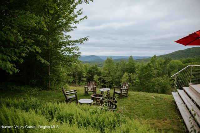 a view of sitting space with balcony