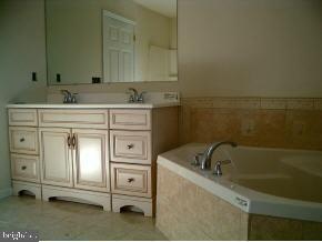 236 Stormy Road Manahawkin, NJ 08050 - Photo 8 of 12 Gallery Image 8